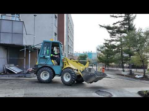 На улице Мордовцева во Владивостоке началось асфальтирование.