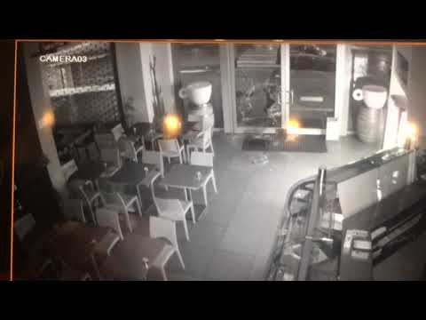 Furto con spaccata bar La Scala