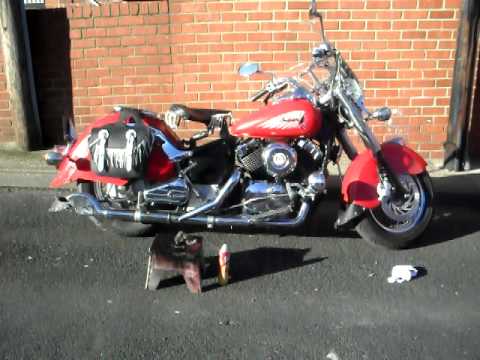 SDC10190.AVI  DRAGSTAR 650 CLASSIC RETRO STYLE KICK START