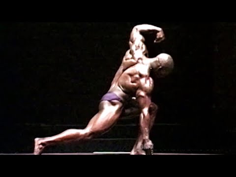 Vince Brown (GB), NABBA Universe 1983 - Men 2 Winner