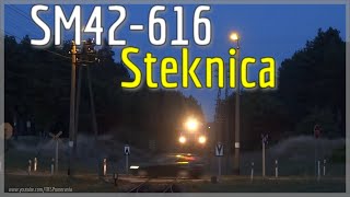 preview picture of video 'Idiota na przejeździe kolejowym w Steknicy i SM42-616 // Idiot driver & SM42-616 at Steknica'