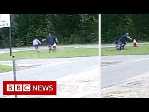Dramatic moment 11-year-old girl fights off kidnapper – BBC News
