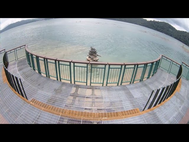 日月潭九蛙疊像