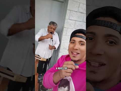 Artistas callejeros con flow tablet.. #artistascallejeros #cantante #moron #buenosaires #humor