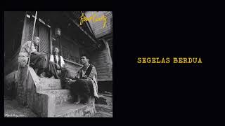 Download lagu FOURTWNTY - SEGELAS BERDUA (Lirik) mp3