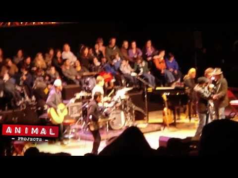 Pearl Jam & Neil Young  -  Walk With Me (Bridge School 2010-10-23) Multicam