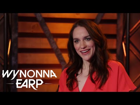 afbeelding Space.ca Q & A with Wynonna Earp star Melanie Scrofano