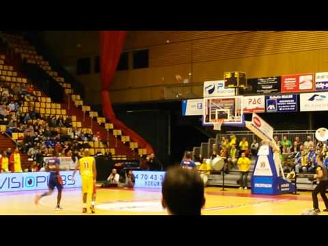 JAVCM - Nantes : Le panier de Jason Williams avant la mi-temps