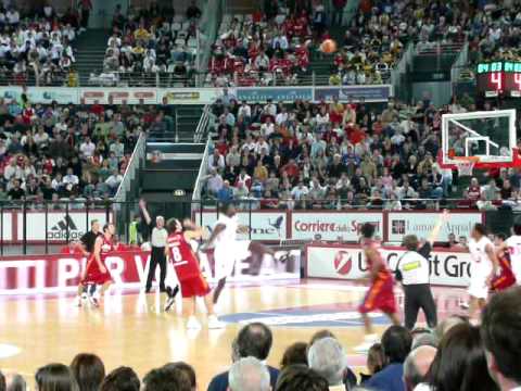 Lottomatica Virtus Roma-Armani Jeans Milano - La Tripla di Alessandro Tonolli