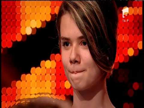 Jurizare: Xenia Chitoroagă merge în următoarea etapă X Factor