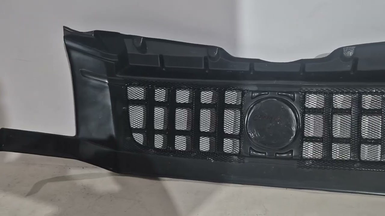 Передняя решетка Panamericana GT Chrome Eco Video 1