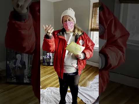 Customer describing professional moving service
