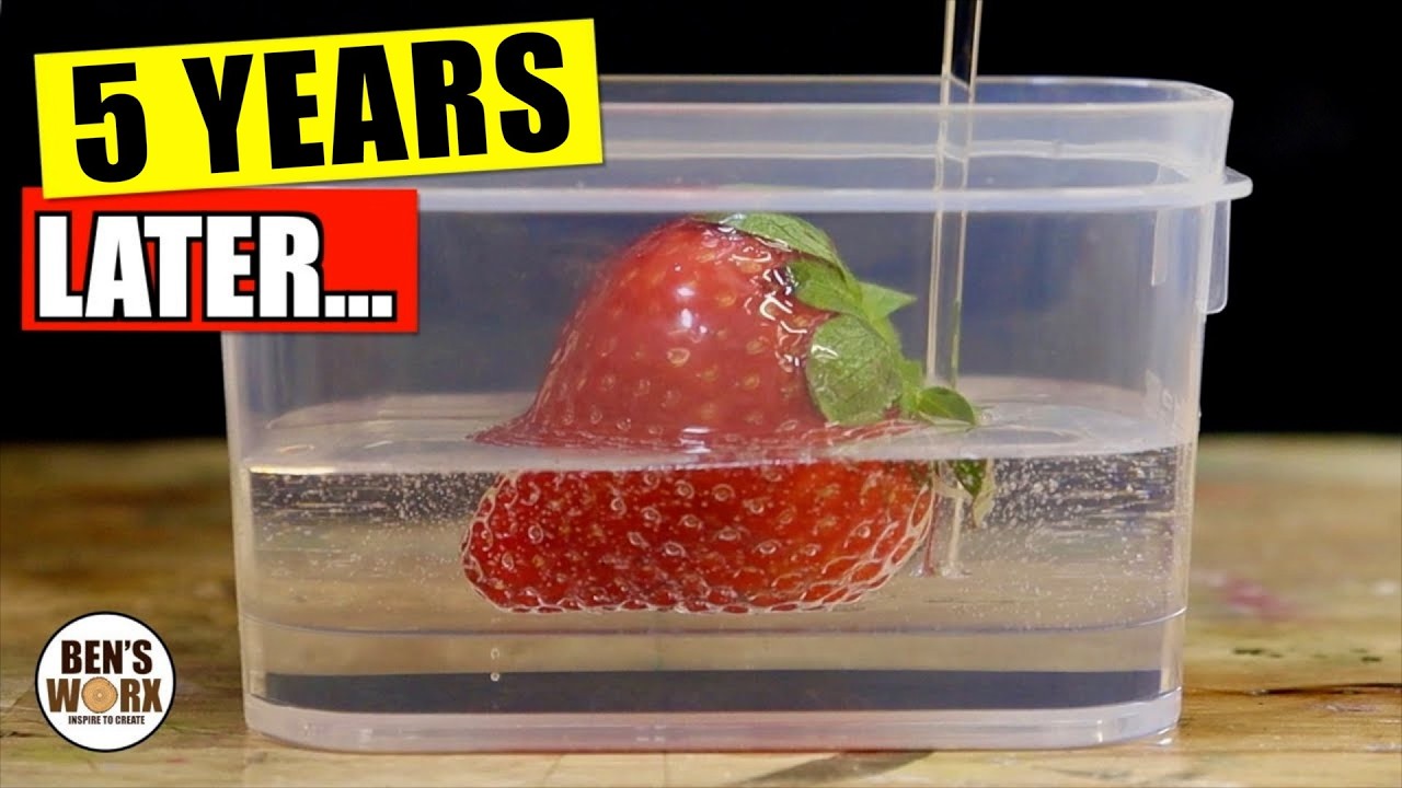 STRAWBERRY 🍓AND BANANA After 5 YEARS In Epoxy Resin / Are They Rotten ?