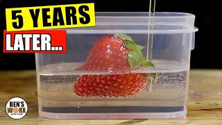STRAWBERRY 🍓AND BANANA After 5 YEARS In Epoxy Resin / Are They Rotten ?