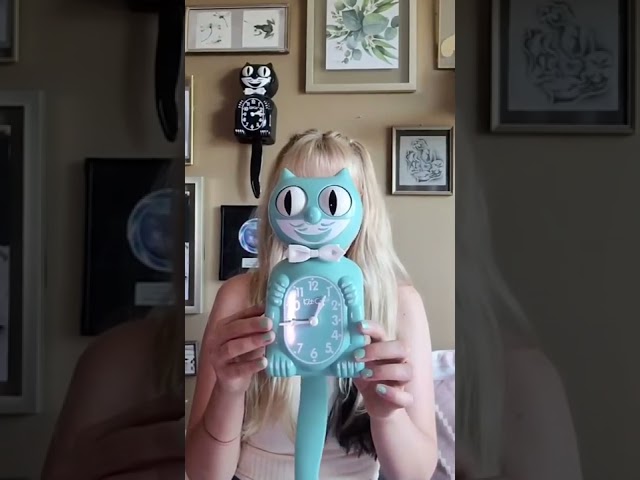 Vídeo relacionado con Kit Cat Klock Edición Limitada Lady (Azul Galaxia)