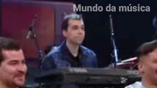 Pabllo Vittar canta Indestrutível no Altas Horas