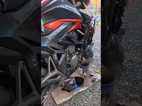 Después de un día largo, de casi 400 km, llegamos a Jáchal, donde cerramos la jornada festejando 🍷🏍