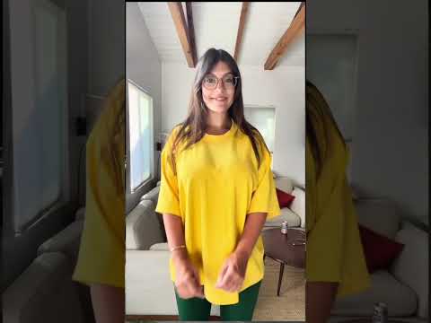 Leicht Perlig German Model / Soft Sparkling / Plus Size Curvy Model