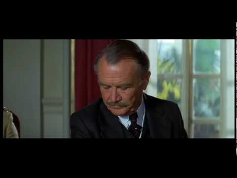 Gandhi devant les dirigeants coloniaux de l'Empire britannique