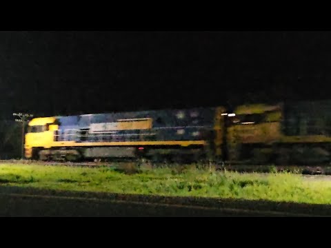 3PM7 PN up "Linfox Express #4" (5x NRs), Perth to Melbourne, 2235, 18/9/25, Murtoa VIC 