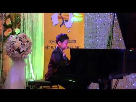 Nocturne Op.9 No. 2 (Chopin), River Flows in You (Yiruma) by Darby Lee (9 year old)
