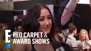 Does Noah Cyrus Feel the Pressure of Being Miley's Sister? | E! Live from the Red Carpet