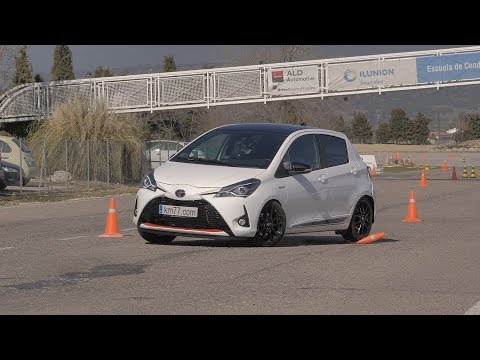 Toyota Yaris 100H GR-SPORT 2019 – Maniobra de esquiva (moose test) y eslalon | km77.com