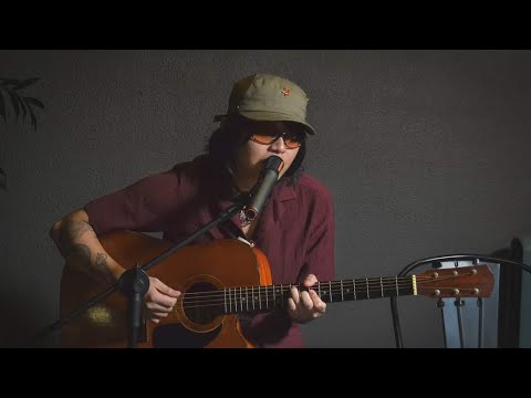 Blaster Silonga performs ‘Dulo ng Hangganan’ live at 1990 Cafe