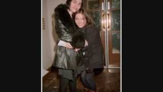 Björk &amp; PJ Harvey Satisfaction