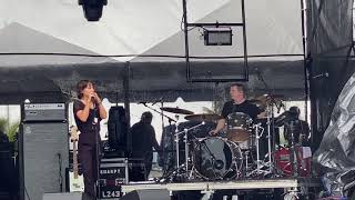 Meg Myers - Tear Me To Pieces (Live)