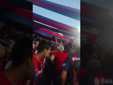 "Gol de Cuello + festejo de la hinchada. San Lorenzo 2 Lanus 3" Barra: La Gloriosa Butteler &bull; Club: San Lorenzo