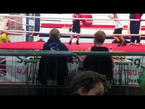 BRILLIANT 7 YEAR OLD BOXER 'FINN DOLLERY'1ST FIGHT