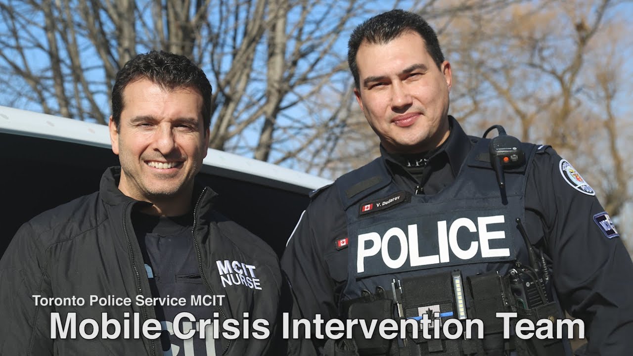 Mental Health Nurse Roberto Iasci and Constable Vadim Dudarev respond to people in mental health crisis in the north end of the city