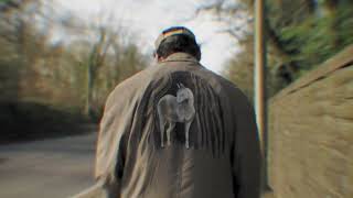 Mun Sing – “Waiting In The Car”