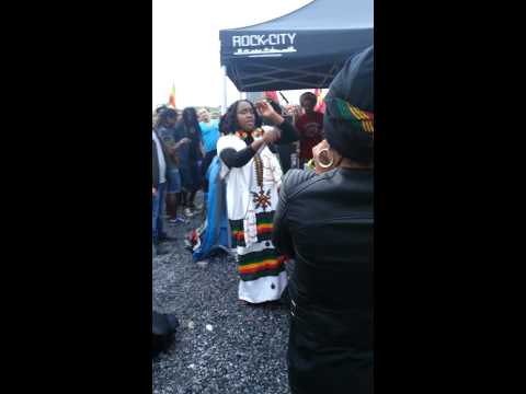 Kiangana longside Askala Selassie on King Shiloh soundsystem @ ReggaebusFestival2014