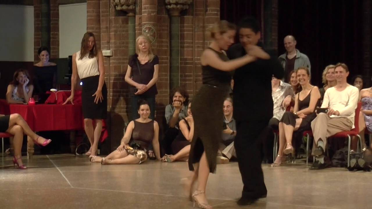 Carlitos Espinoza & Noelia Hurtado in La Bruja "La Serenata De Ayer"J.d'Arienzo, Hector Maure