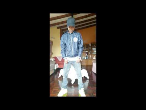 Khumz Dancing To No limits bu Usher and 25 by Nasty C