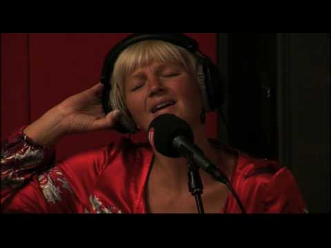 Studio Brussel: Tom Helsen & Barbara Dex - I AM