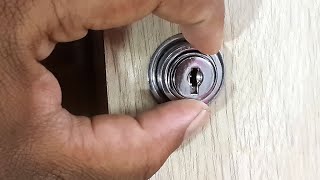 How to open a slider door lock without a key (4K)