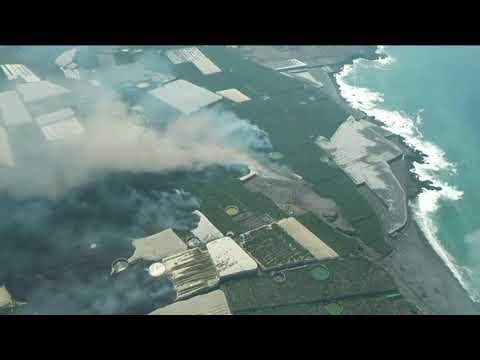 Una nueva lengua de lava avanza hacia el mar por la zona de El Charcón