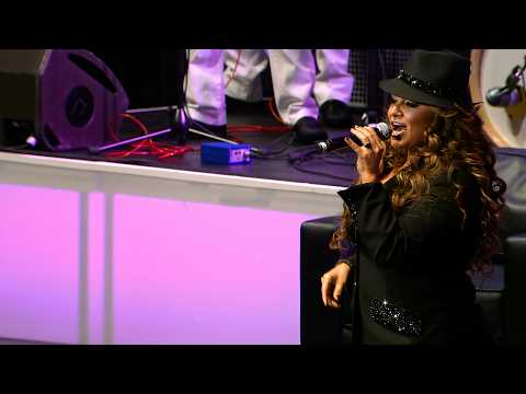 Jenni Rivera - Mi Gusto Es / Las Malandrinas / Parrandera, Rebelde y Atrevida (Staples Center 2011)