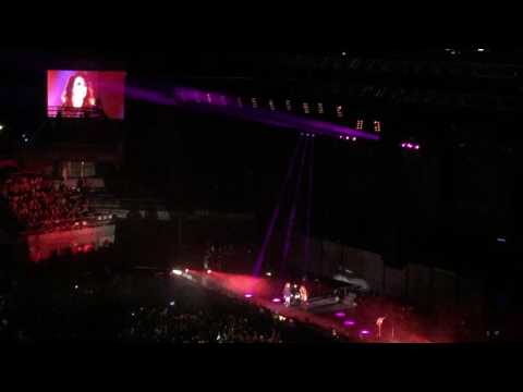 Ángel Caido (Malú y Niña Pastori) Madrid 17-12-2016 #Caos