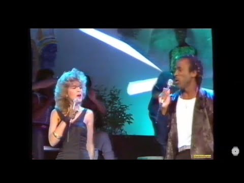 Phil Fearon & Galaxy ft. Dee Galdes - This Kind Of Love, UK TV Performance 1985