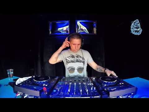 The Blue Oyster: Mr Bookie / 30.06 / 19 - 20