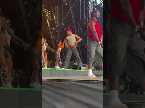 Tyla and her dancers performing “Bana Ba” at Afro Nation Portugal 2024