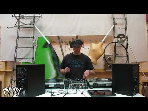 FuglySets (#002) ~ RDVSK @ Kraaienest