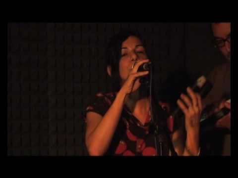 Evy Arnesano - Non era tanto male (live acustico)