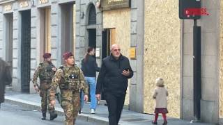 Milano, i parà della Folgore pattugliano via Montenapoleone