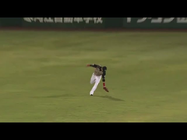 【7回裏】ファイターズ・陽 守備範囲の広さで余裕のプレー!! 2016/7/5 E-F