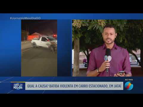 Carro estacionado é atingido em batida violenta em Jataí